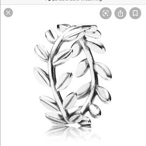 Laurel Wreath Pandora Ring